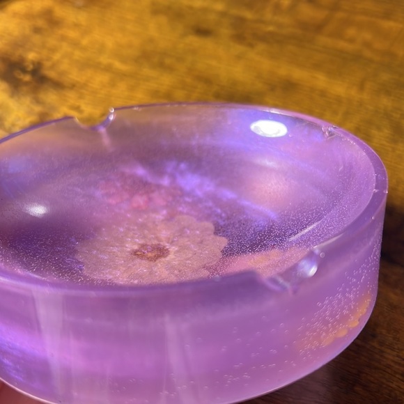 Ashtray with flowers in it or can be used as ring dish - Picture 3 of 3